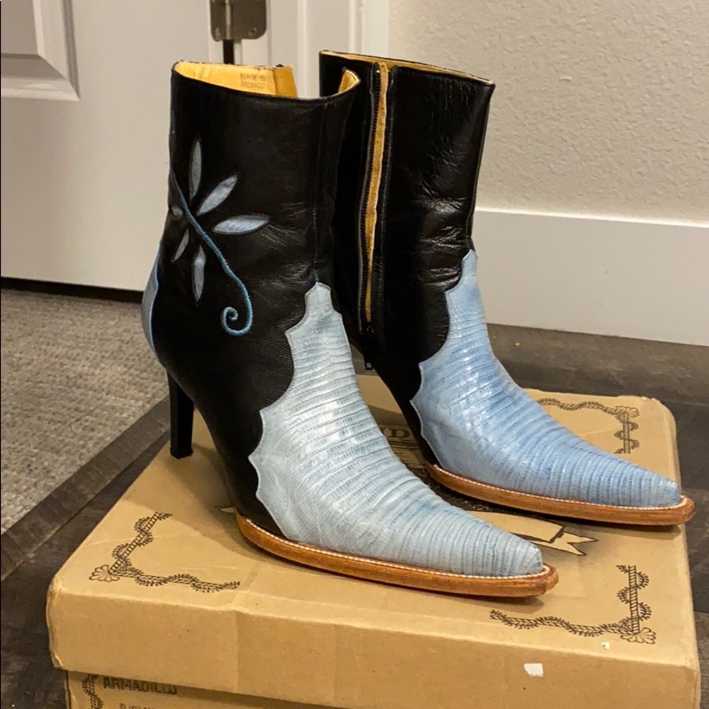 Snip toe boots